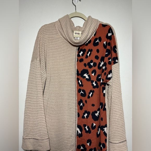 BiBi Woman’s Cream and Brown Leopard Print Waffle Long Sleeve Top Size Large - Picture 3 of 6